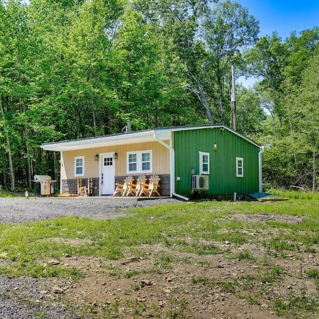 Secluded Poconos Cabin With Fire Pit On 75 Acres! East Stroudsburg Exterior photo